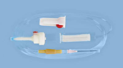 Система для вливаний гемотрансфузионная для крови с пластиковой иглой — 20 шт/уп купить оптом в Курске